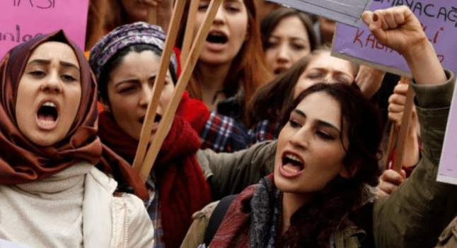 En Irán, el movimiento ‘Mujer, Vida, Libertad’ no ha desaparecido, pero está siendo&nbsp;silenciado