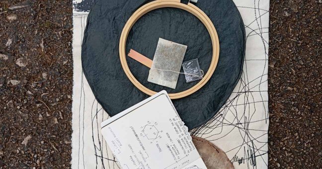 ¿Puede un fanzine convertirse en un laboratorio vivo? Reseña de «Oh! Bacteria.&nbsp;Oh!»