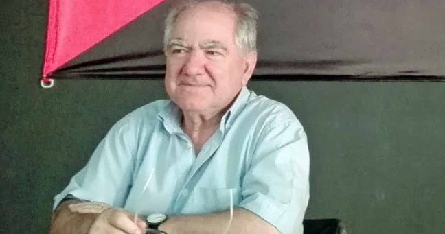 Cazarabet conversa con Agustín&nbsp;Guillamón